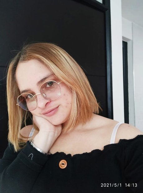 Stefani Loreto pornographic model photos