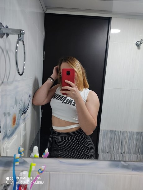 Stefani Loreto nice actress pics