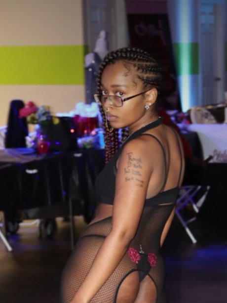 Sexy Caramel_ best pornstar image