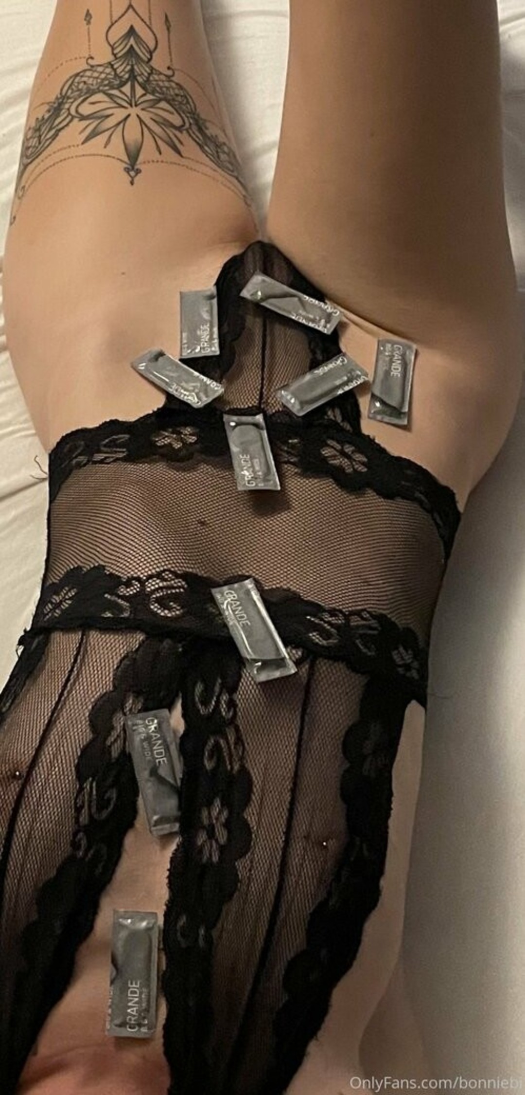 Bonniebi star naked archive
