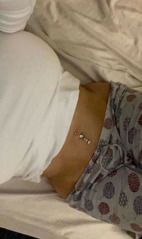 oil7ll model pornographic archive