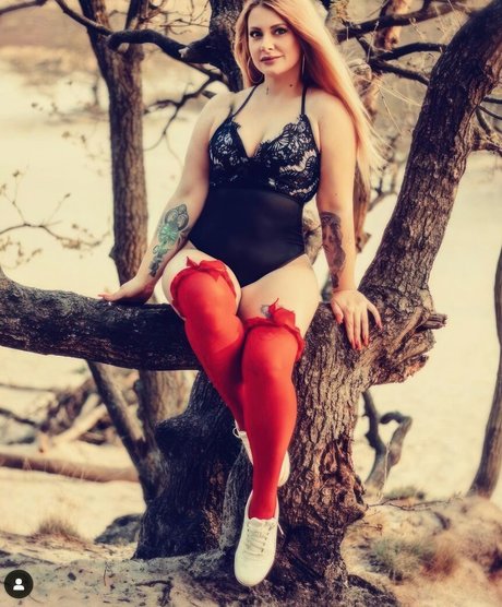 misiuniamisia_ best model photos