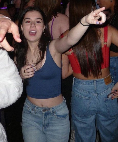 Julia Antonelli star sexy images