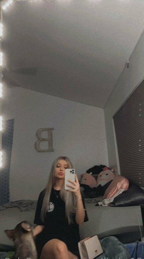 blonde secretary onlyfans hot nude pictures