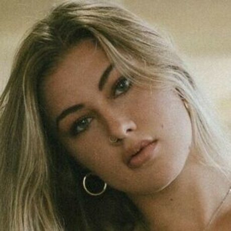 Meghan Walker pretty model images