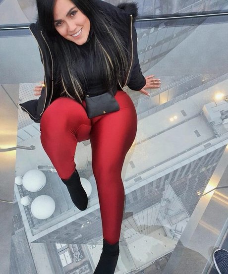 Franche Tamil hot actress pic