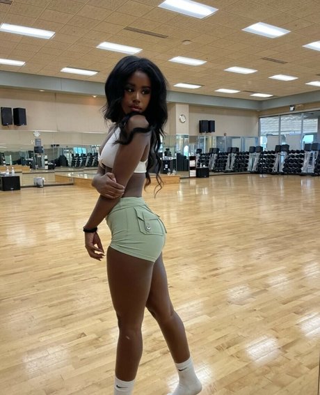 Annarennsworld pornographic actress picture