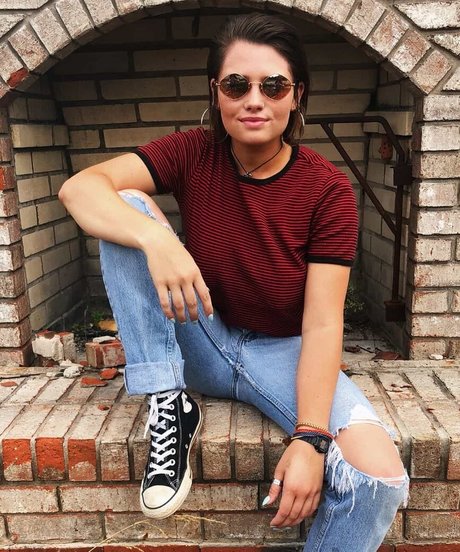 Hallie Clark star pornographic img