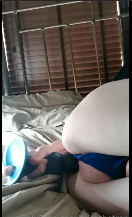 alisathetrap model best picture