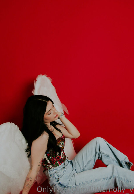 littlemolly v nude model pictures