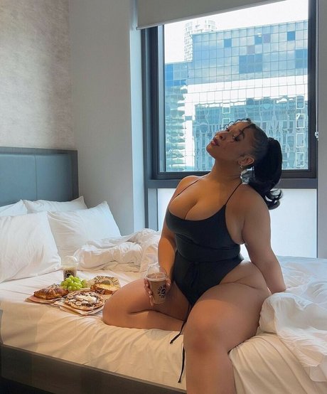 amielatisha nudes model galleries