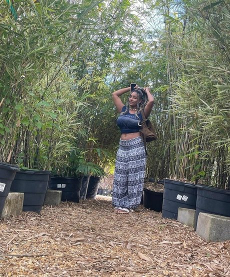 Plantbae pornographic model img