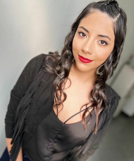 Valentina Kavata adult model gallery