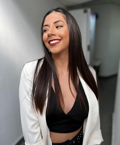 Valentina Kavata nudes actress pictures