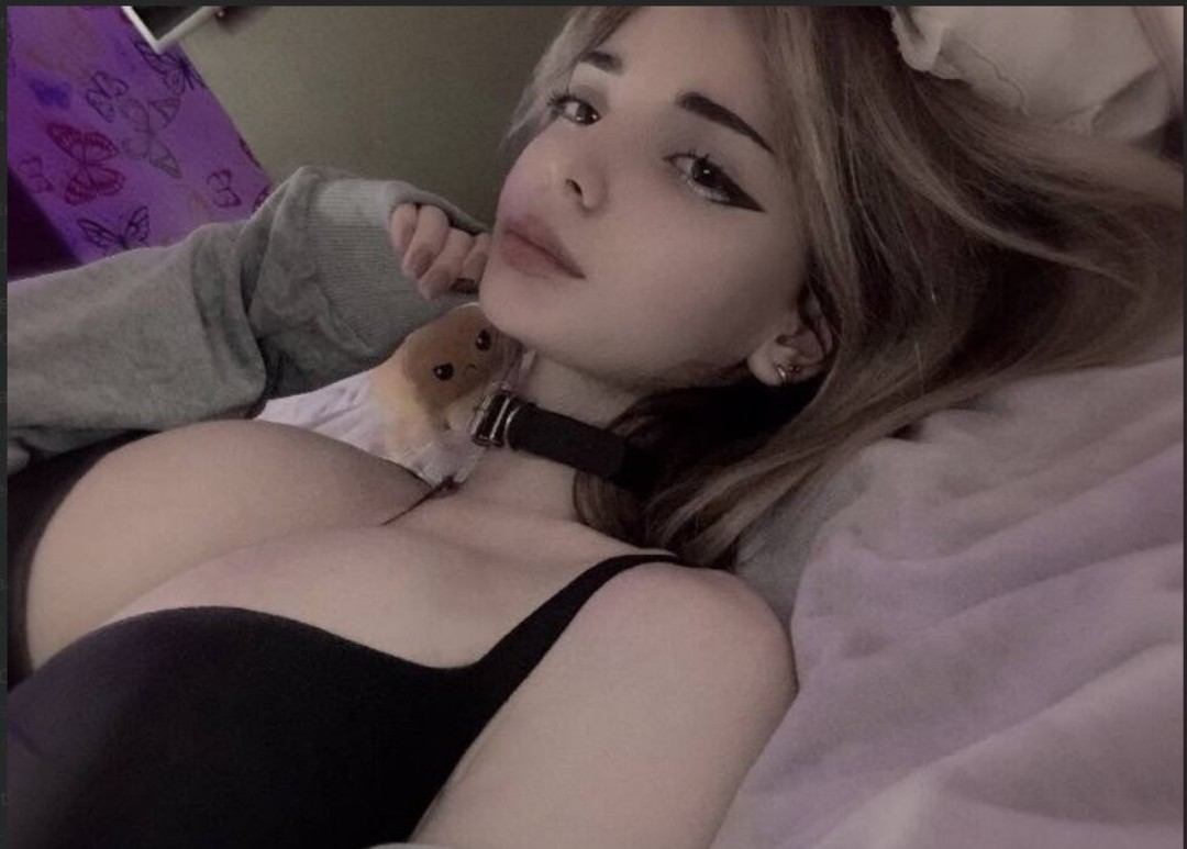 M uselessbeauty model porn img