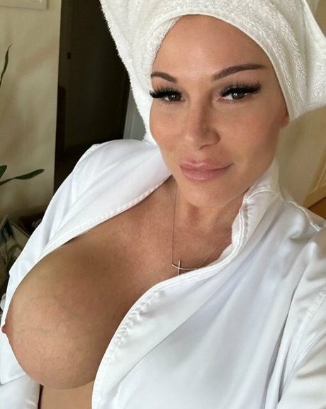 Tyler Faith naked pornstar picture