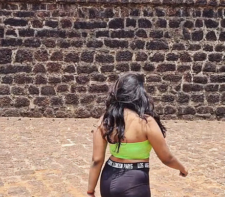 Radhika Maroo beautiful actress image