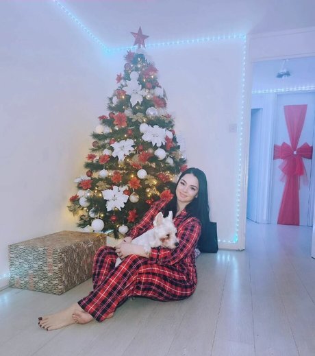 Klara Devine star perfect pics