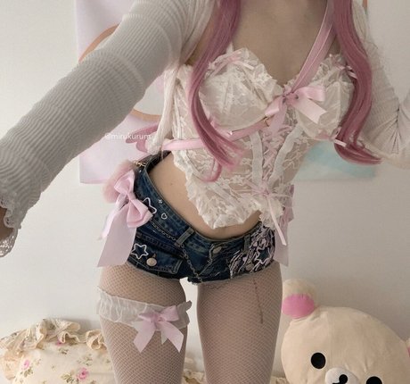 mirukurum free actress photos