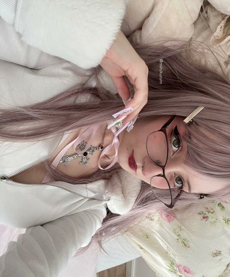 mirukurum pornstar erotic image