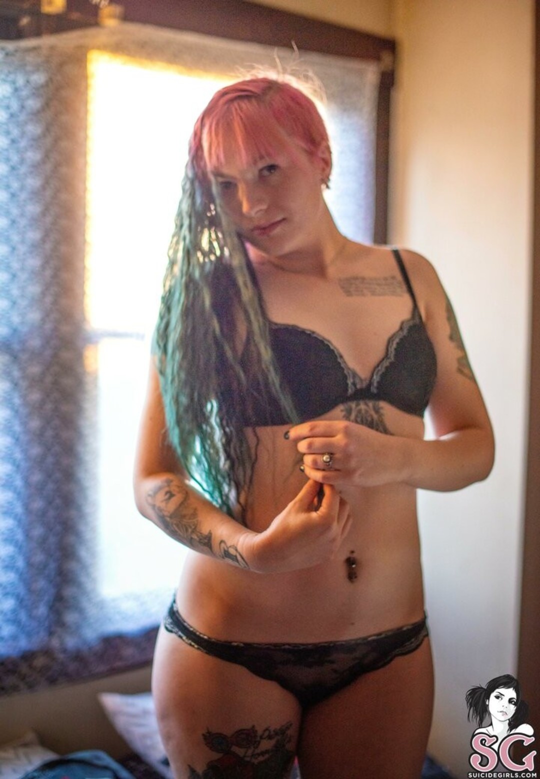 Venomousrose model free picture