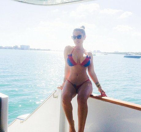 Jessica Canizales sexy star image