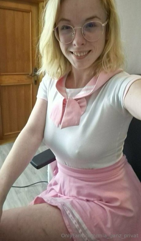 mia ganz privat naked model gallery