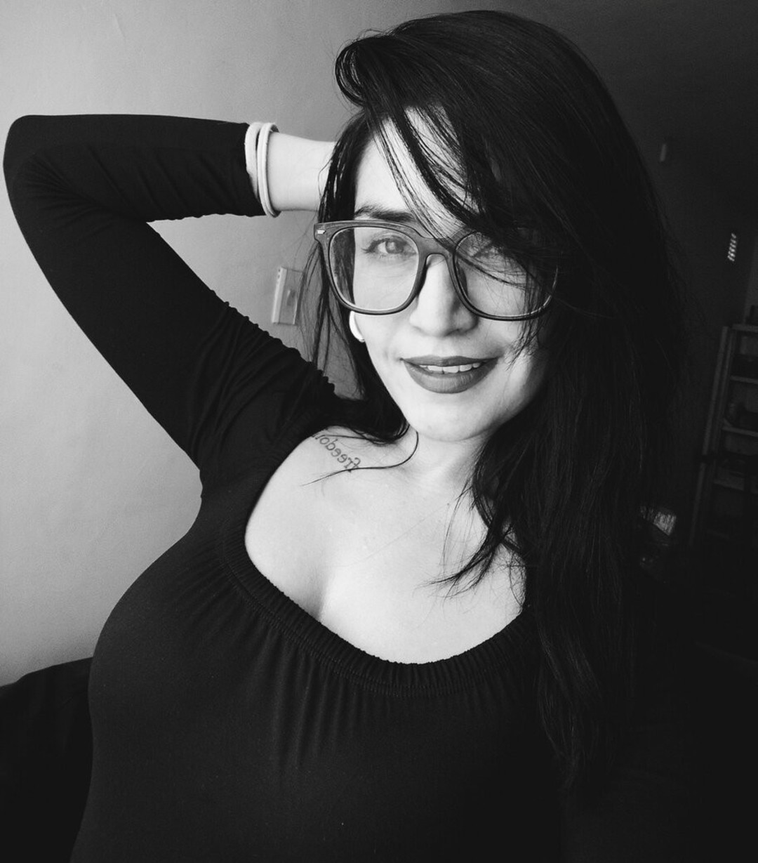 Media Veronica sexy model picture
