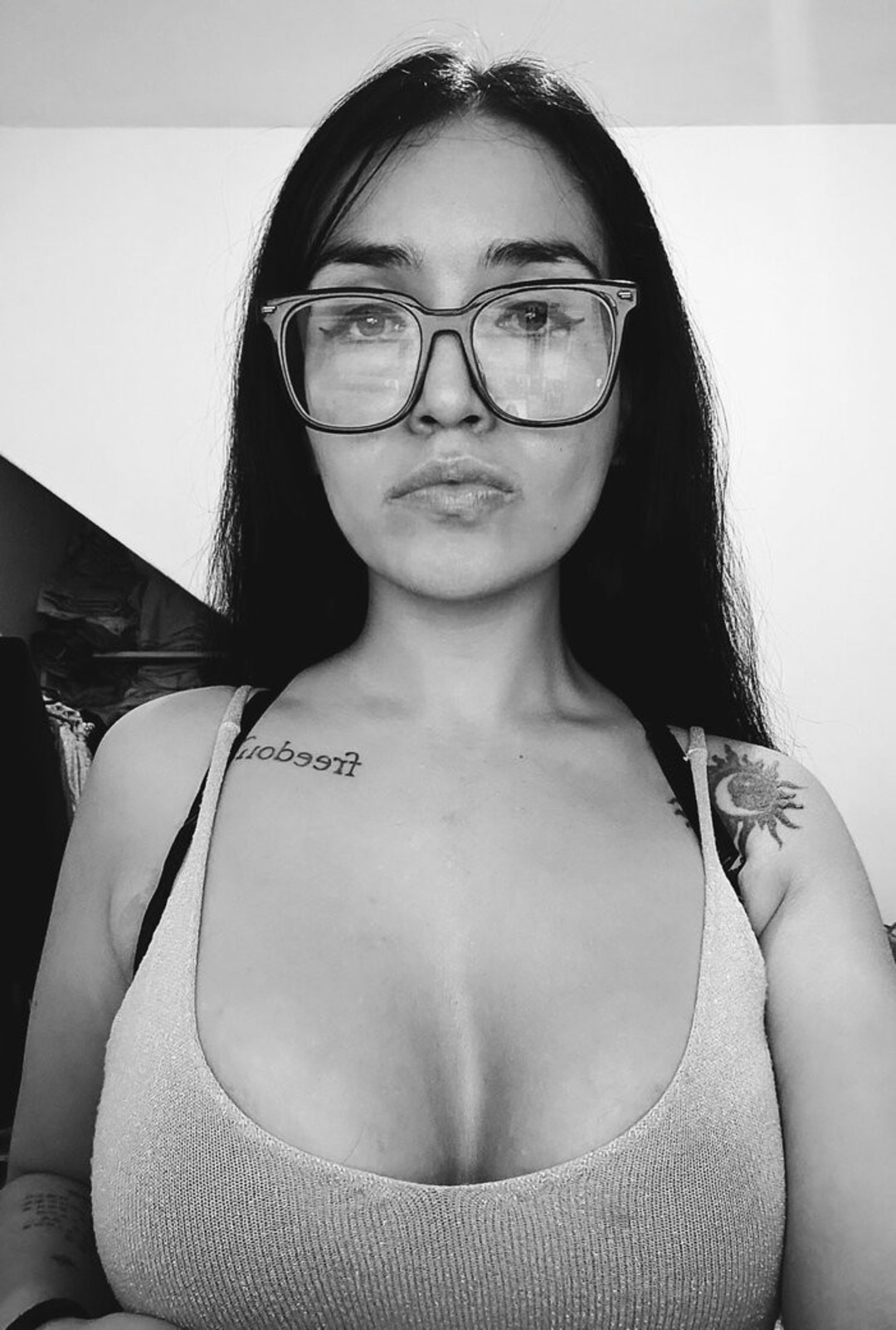 Media Veronica exclusive pornstar photos