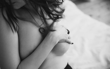 Nyuukke exclusive model image