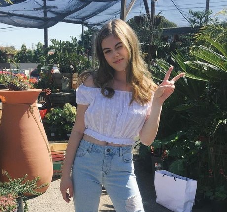 McKaley Miller hot actress gallery