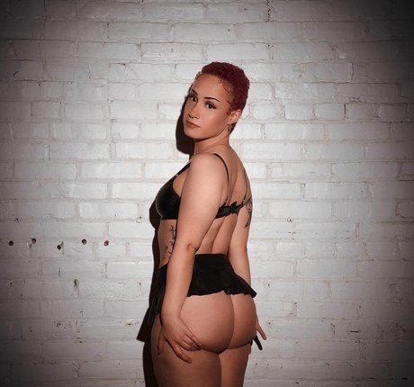 Bigbbyv model nude photo