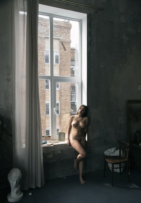 Avrelia Amaris erotic pornstar pic