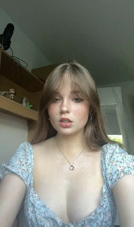 Beaux ASMR nudes model img