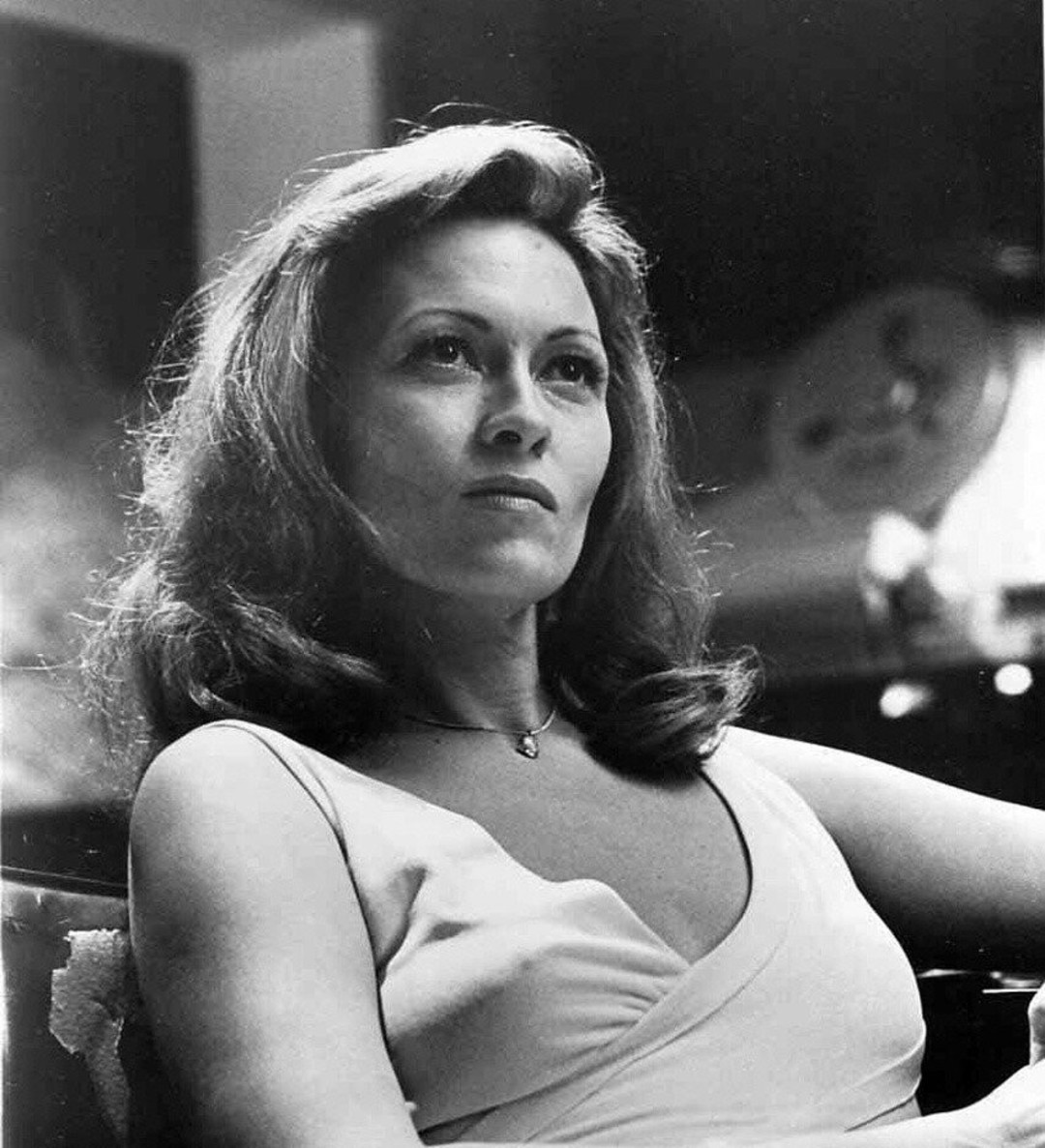 Faye Dunaway pornstar art galleries