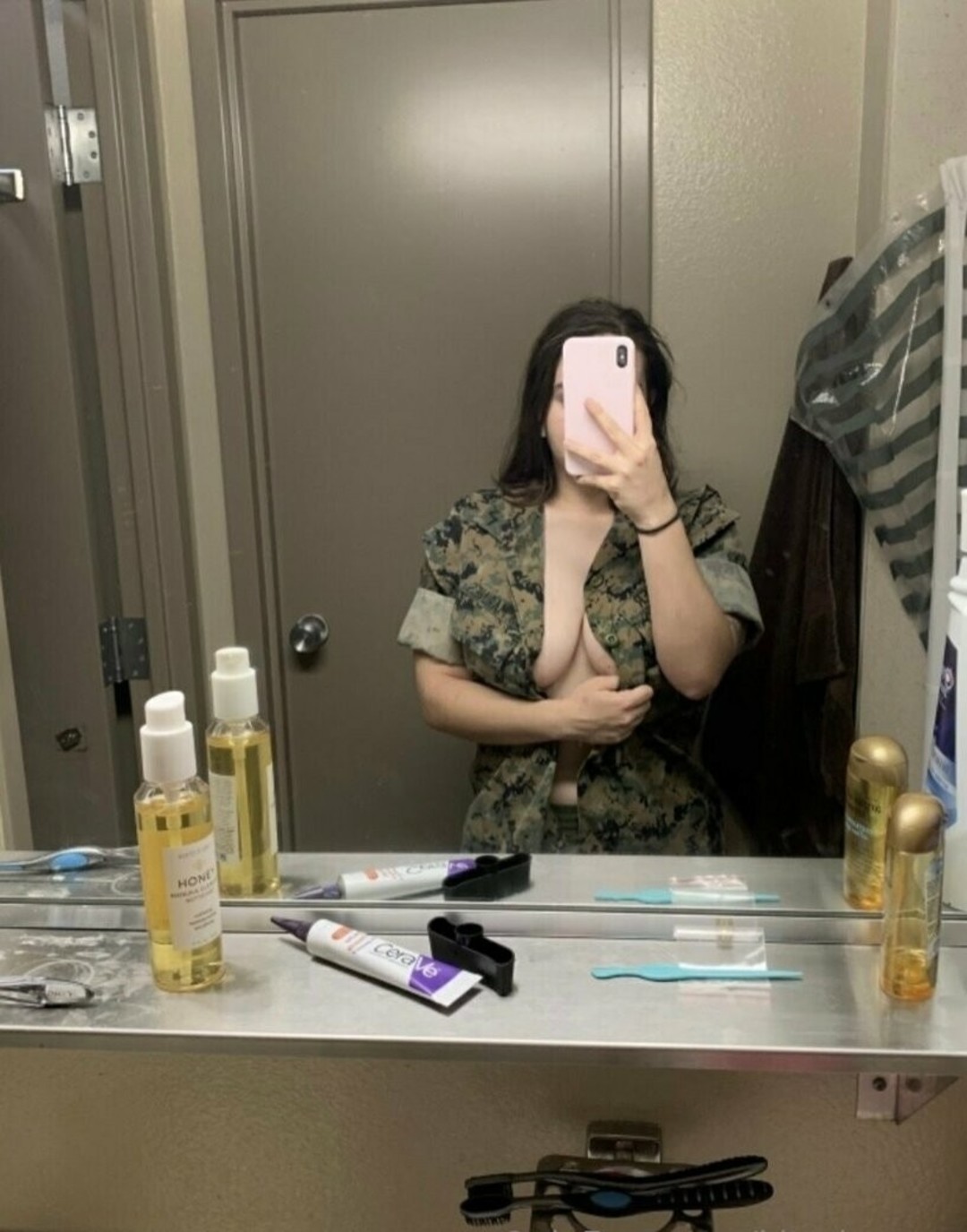 pale teen onlyfans naked pictures