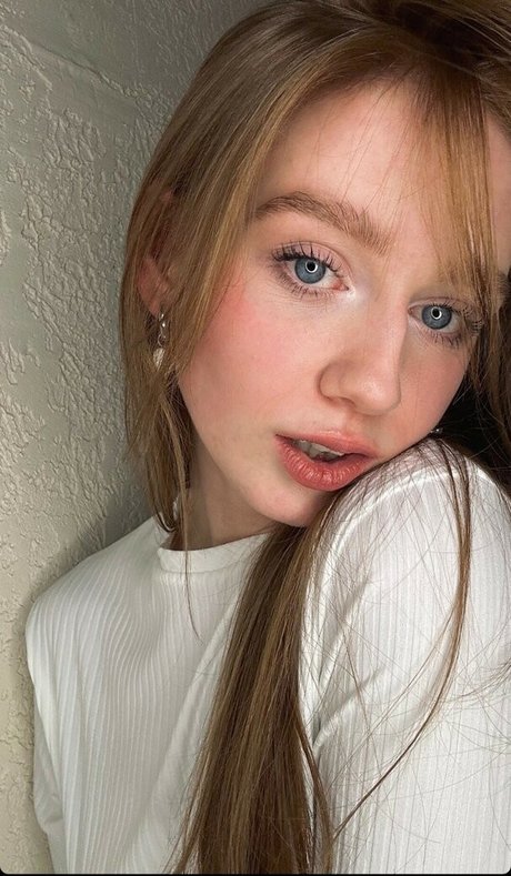 lizzy blaze perfect model image