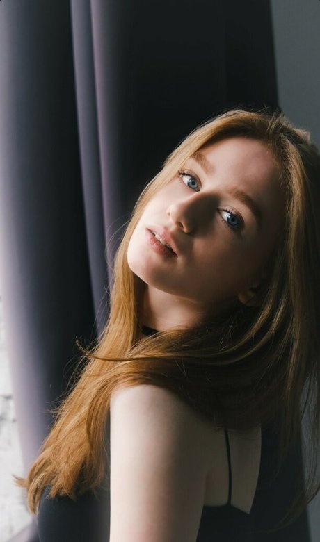 lizzy blaze nude actress archive