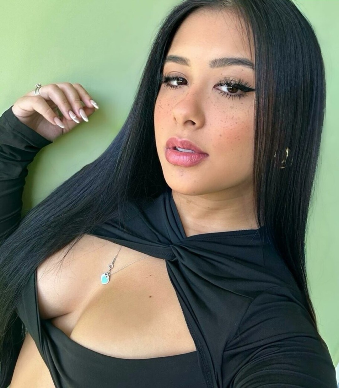 Cinthia Cruz model hd pic