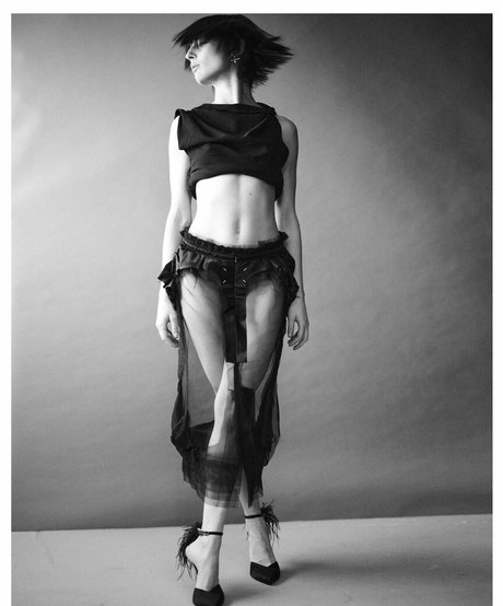 Alice Pagani model erotic img