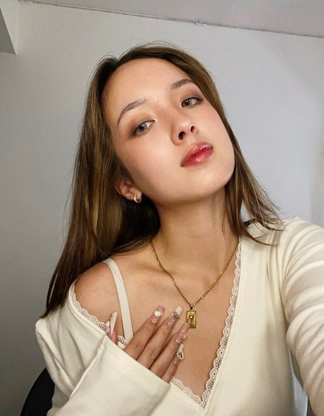 Earth s ASMR high quality actress picture