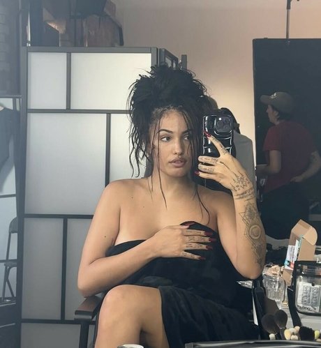 Mabel McVey model pretty pic