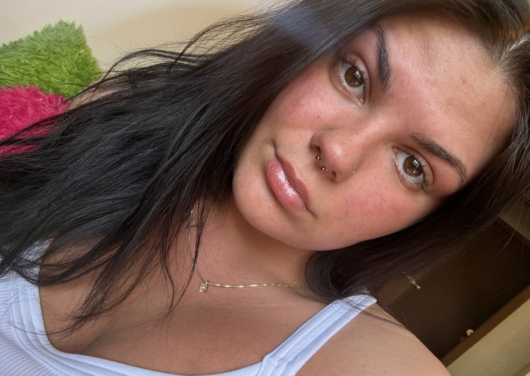 SmokinOnSativa model sexy photos