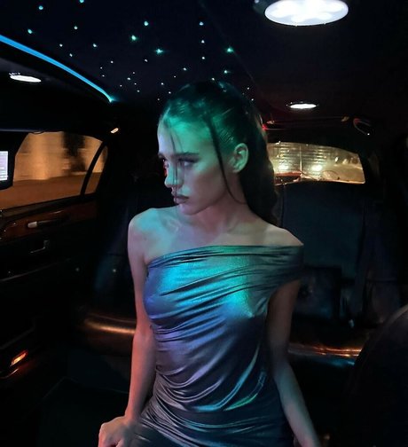 Olivia Neill erotic actress pictures