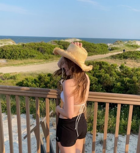 black hair milf onlyfans sexy nude photos