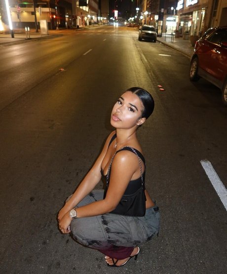 Journi Carr hot star photos