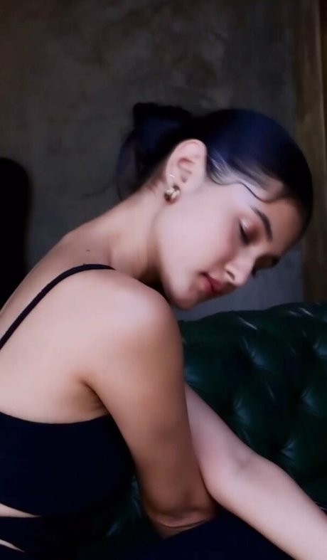 Aayushi Verma erotic pornstar galleries