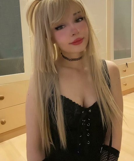 Smolnami hot model pics