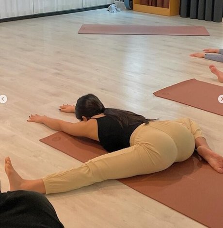 Beo Deul Jeong_ model pornographic image