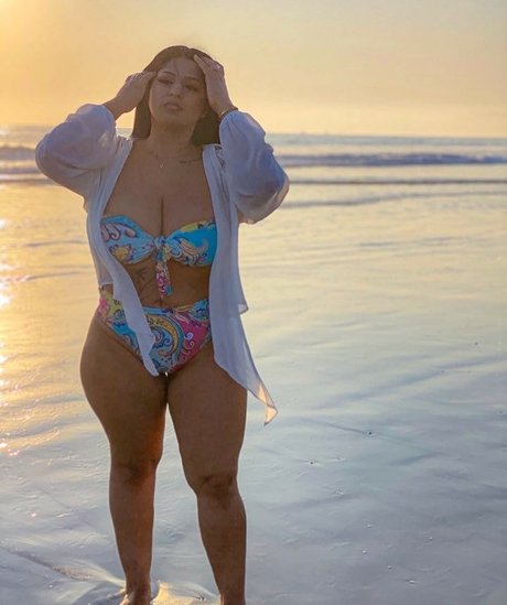 busty bbw onlyfans art naked galleries